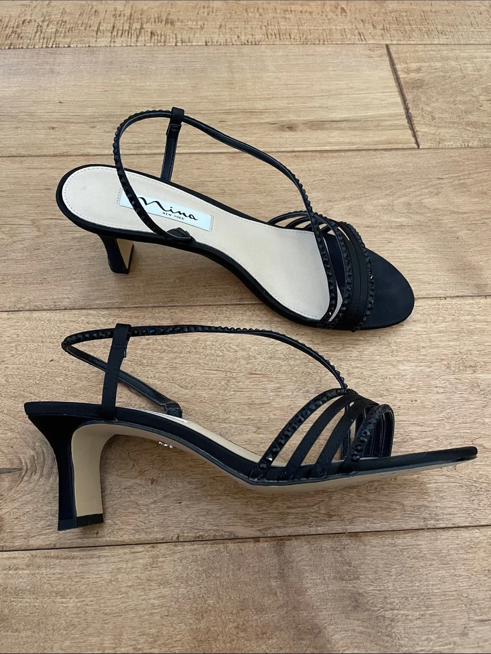 Nina elegant black